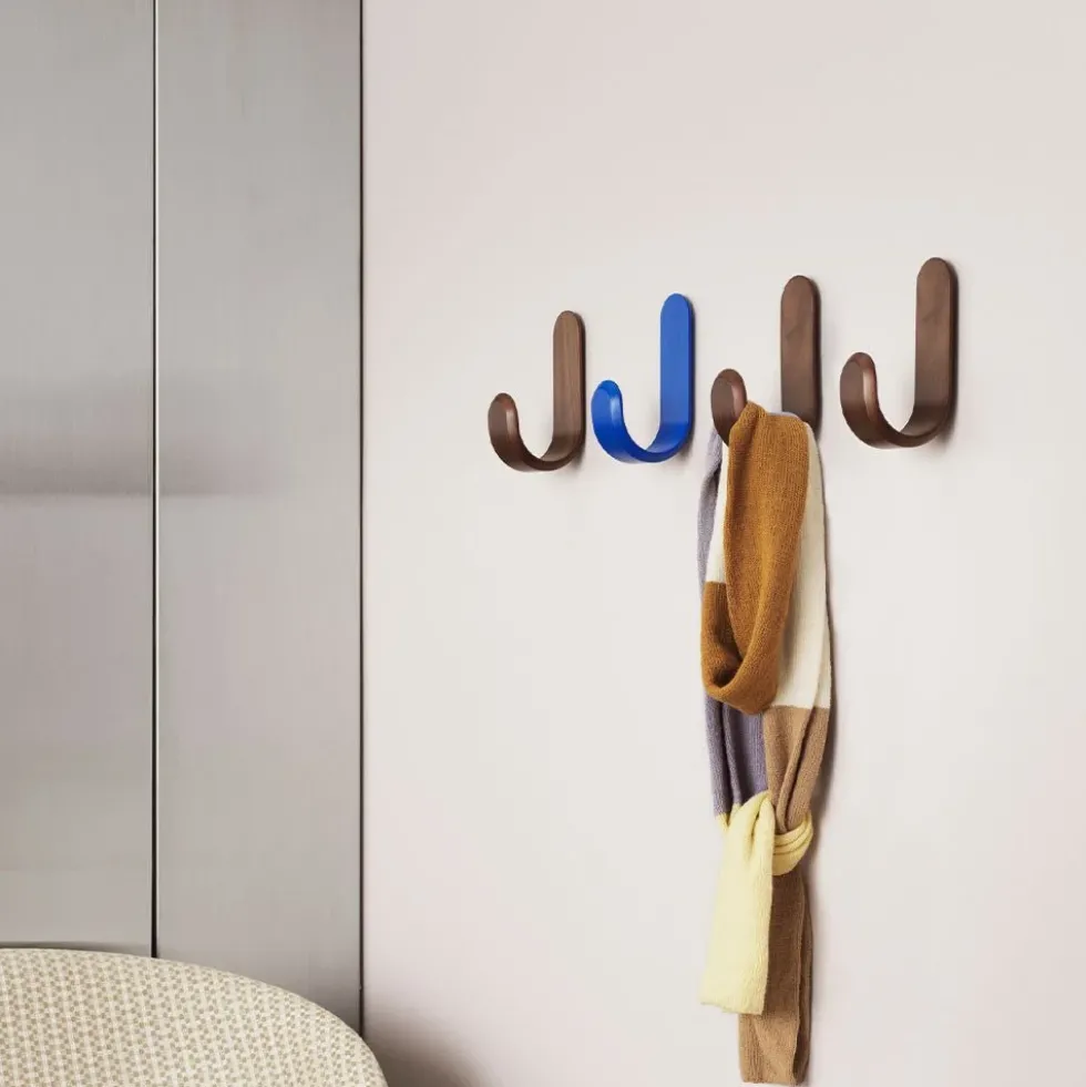 Curve Hook Walnut