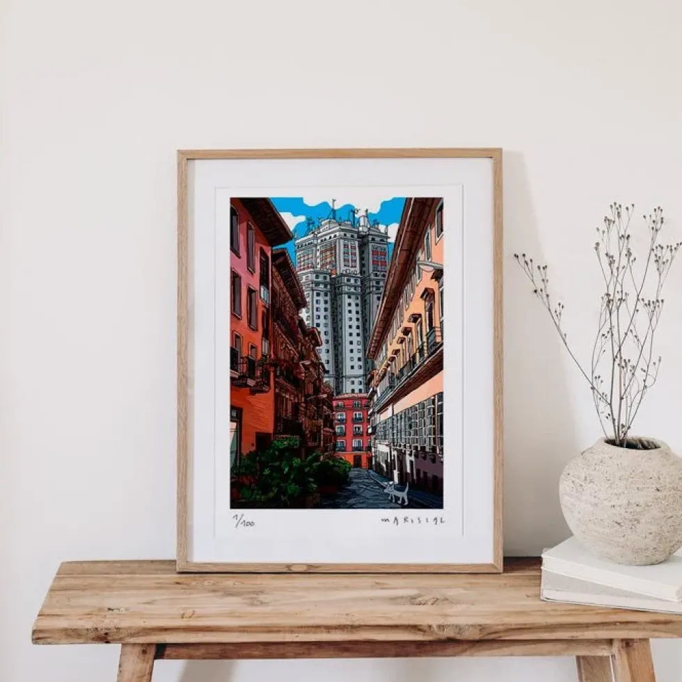 Julían paseando por Malasaña Art Paper Print