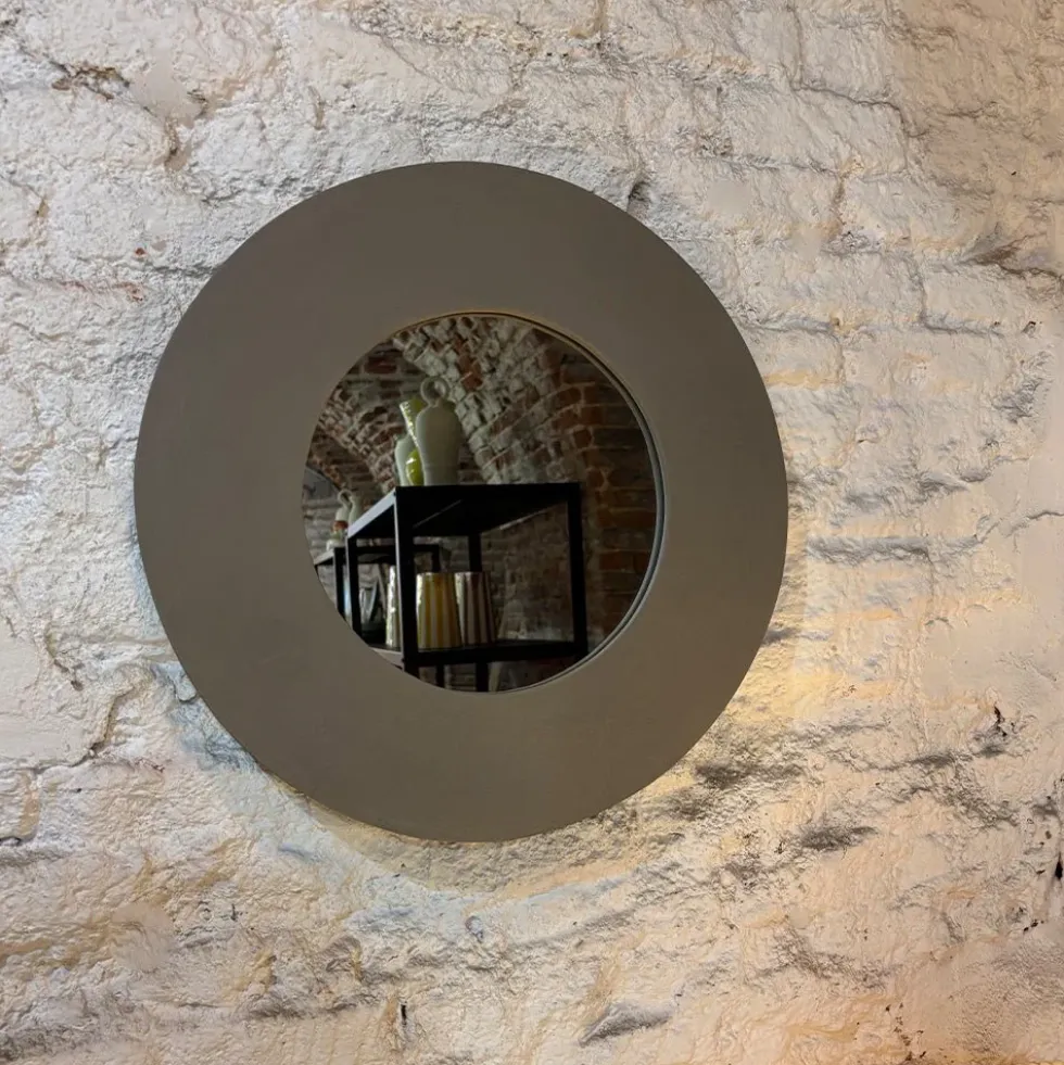 Mirror Nº2 Concrete