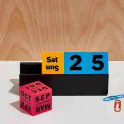 Perpetual Cubes Calendar - Yellow / Pink / Blue