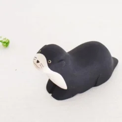 Pole Pole Wooden Animal Black Otter