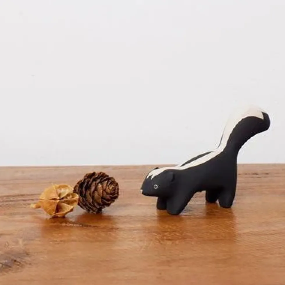 Pole Pole Wooden Animal Skunk