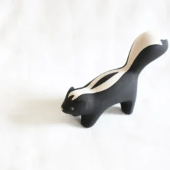 Pole Pole Wooden Animal Skunk