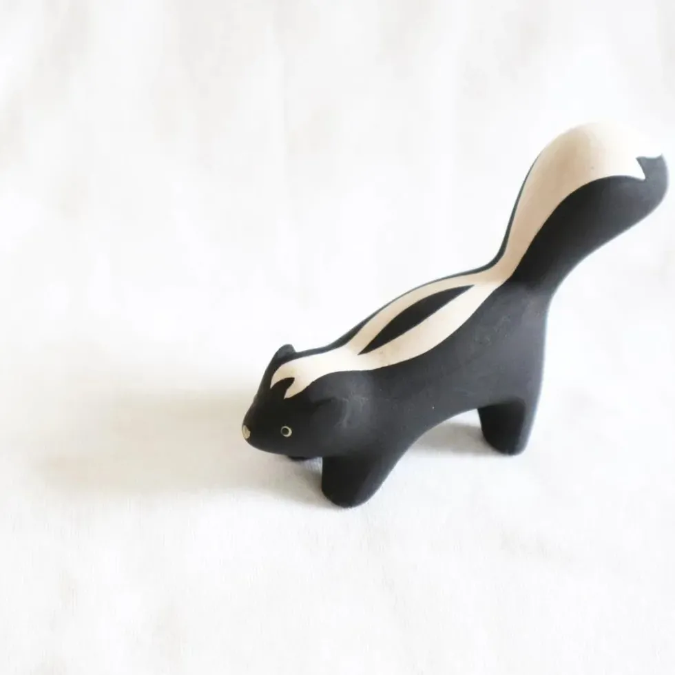 Pole Pole Wooden Animal Skunk