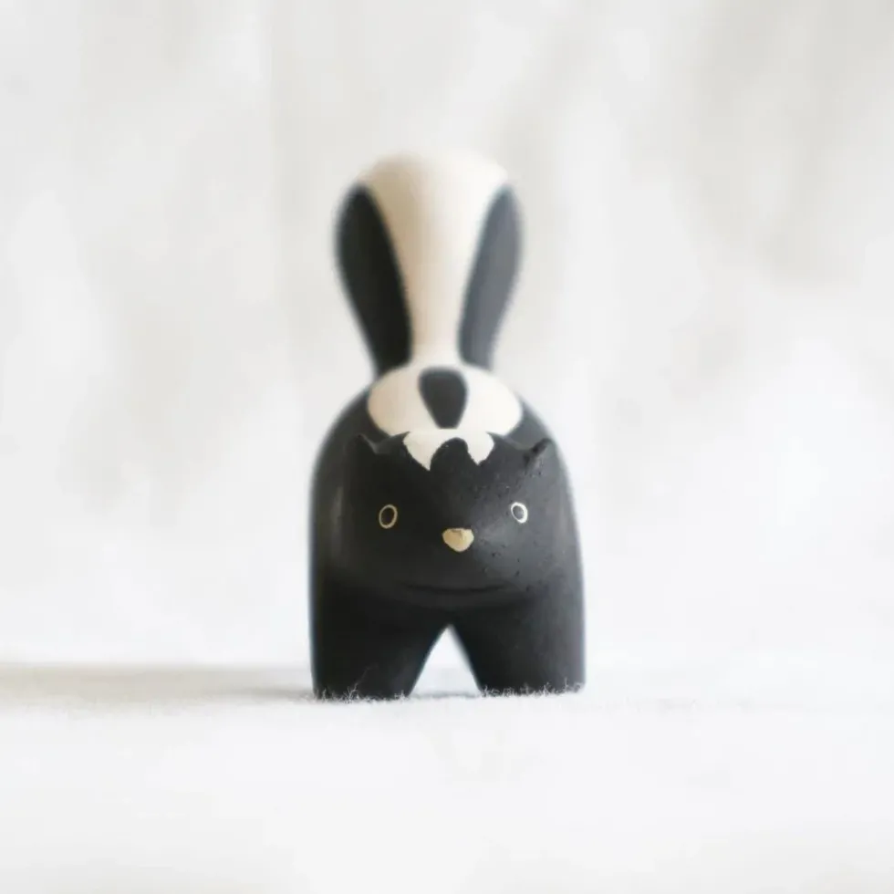 Pole Pole Wooden Animal Skunk