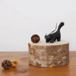Pole Pole Wooden Animal Skunk