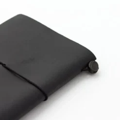 TRAVELER'S notebook - Tamaño Pasaporte Negro