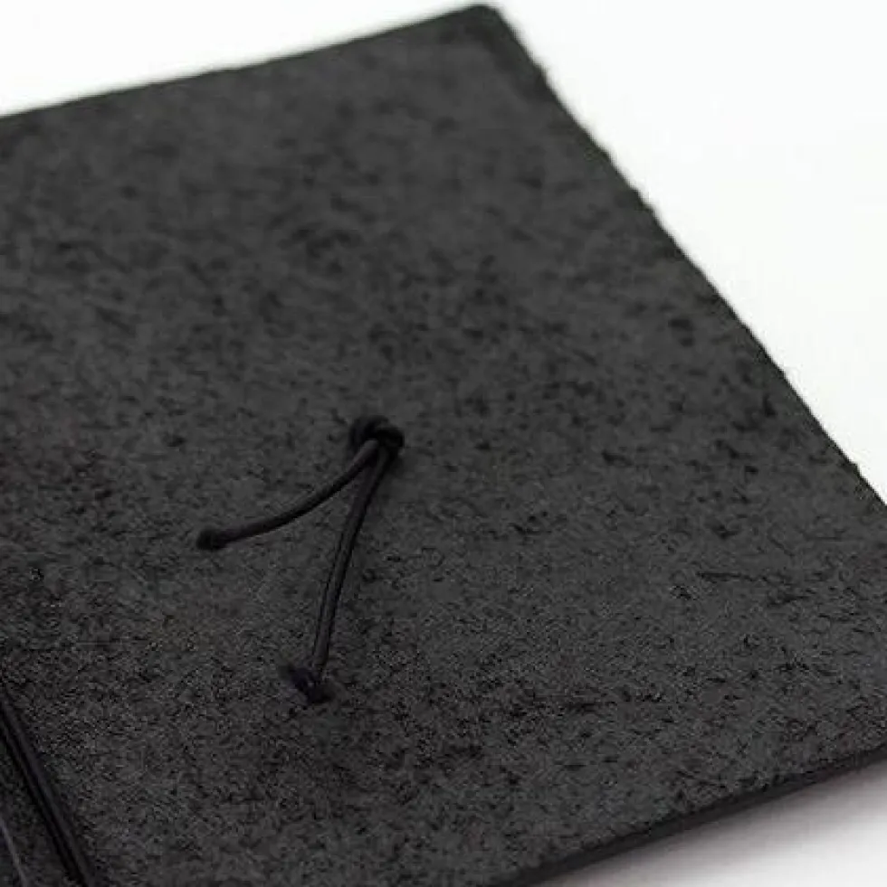 TRAVELER'S notebook - Tamaño Pasaporte Negro