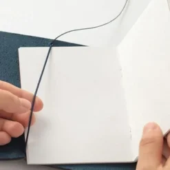 TRAVELER'S notebook - Tamaño Pasaporte Azul