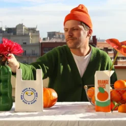Vase Orange Juice